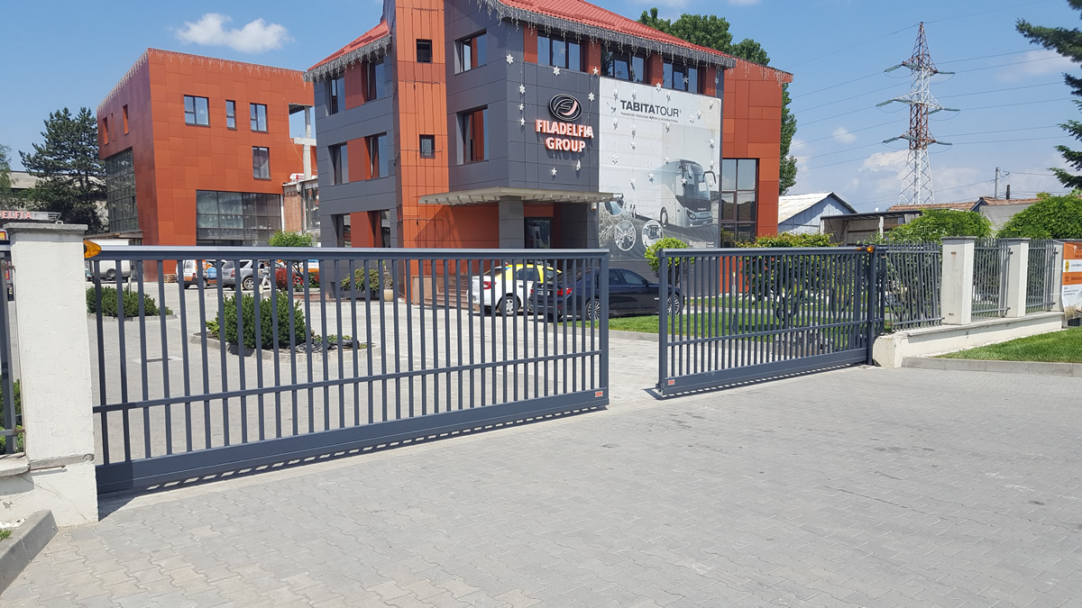 Poartă autoportantă